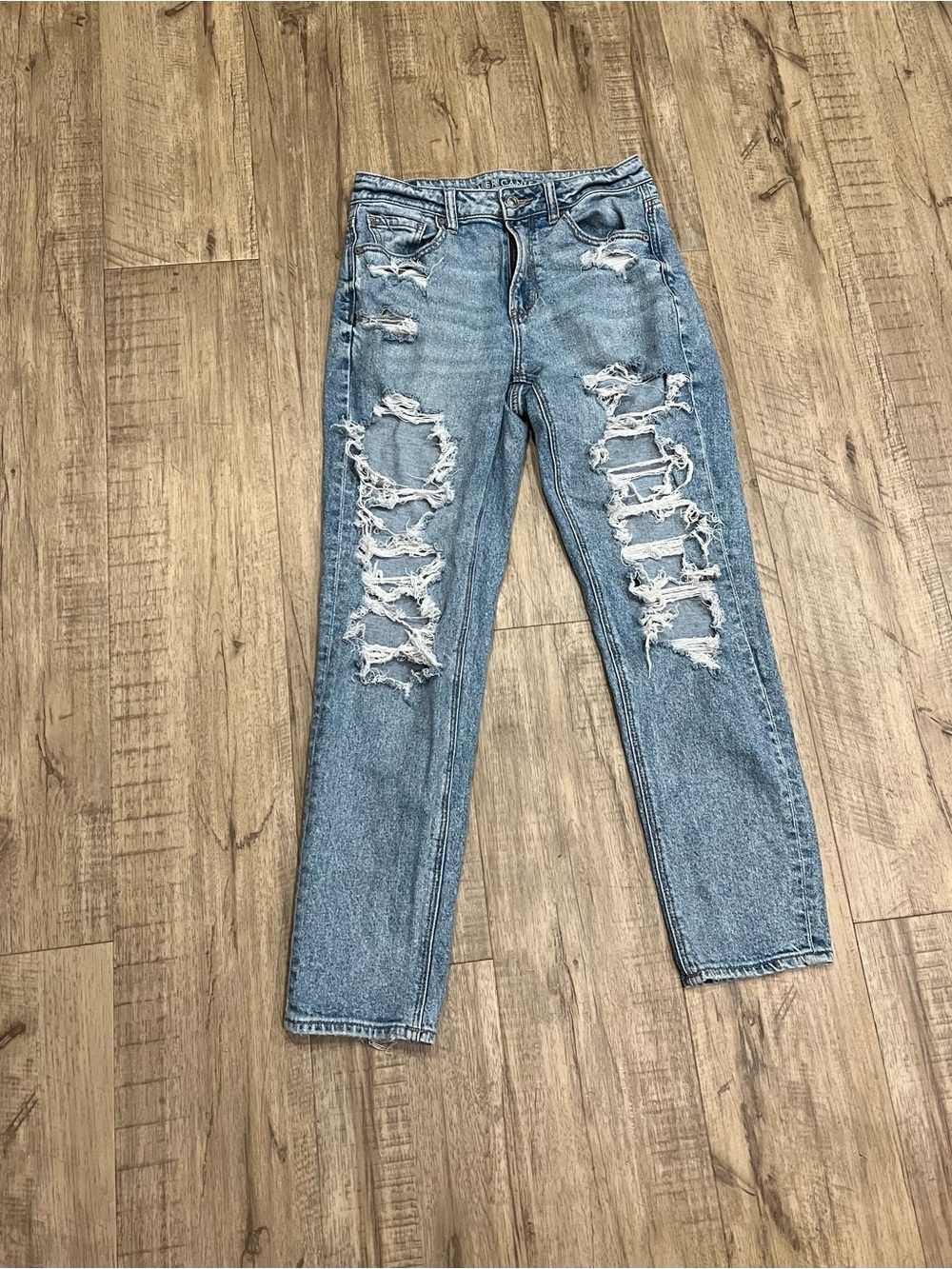 American Eagle Stretch Distressed Mom Jeans – Women’s Size 4